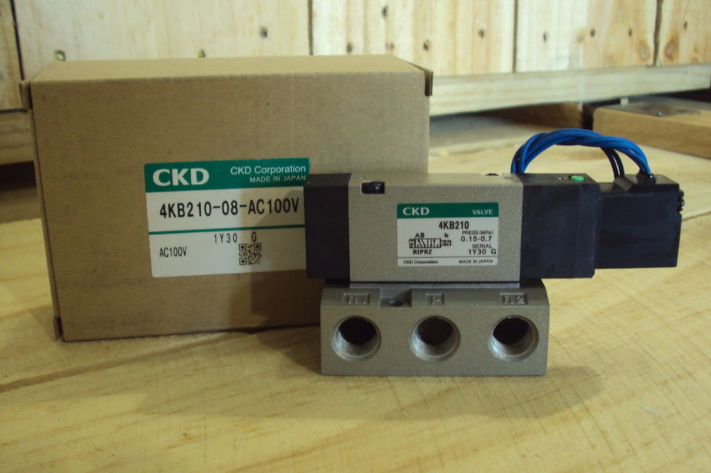 รูปตัวอย่าง โซลินอยด์วาล์ว Solenoid Valve CKD Model 4KB210-08